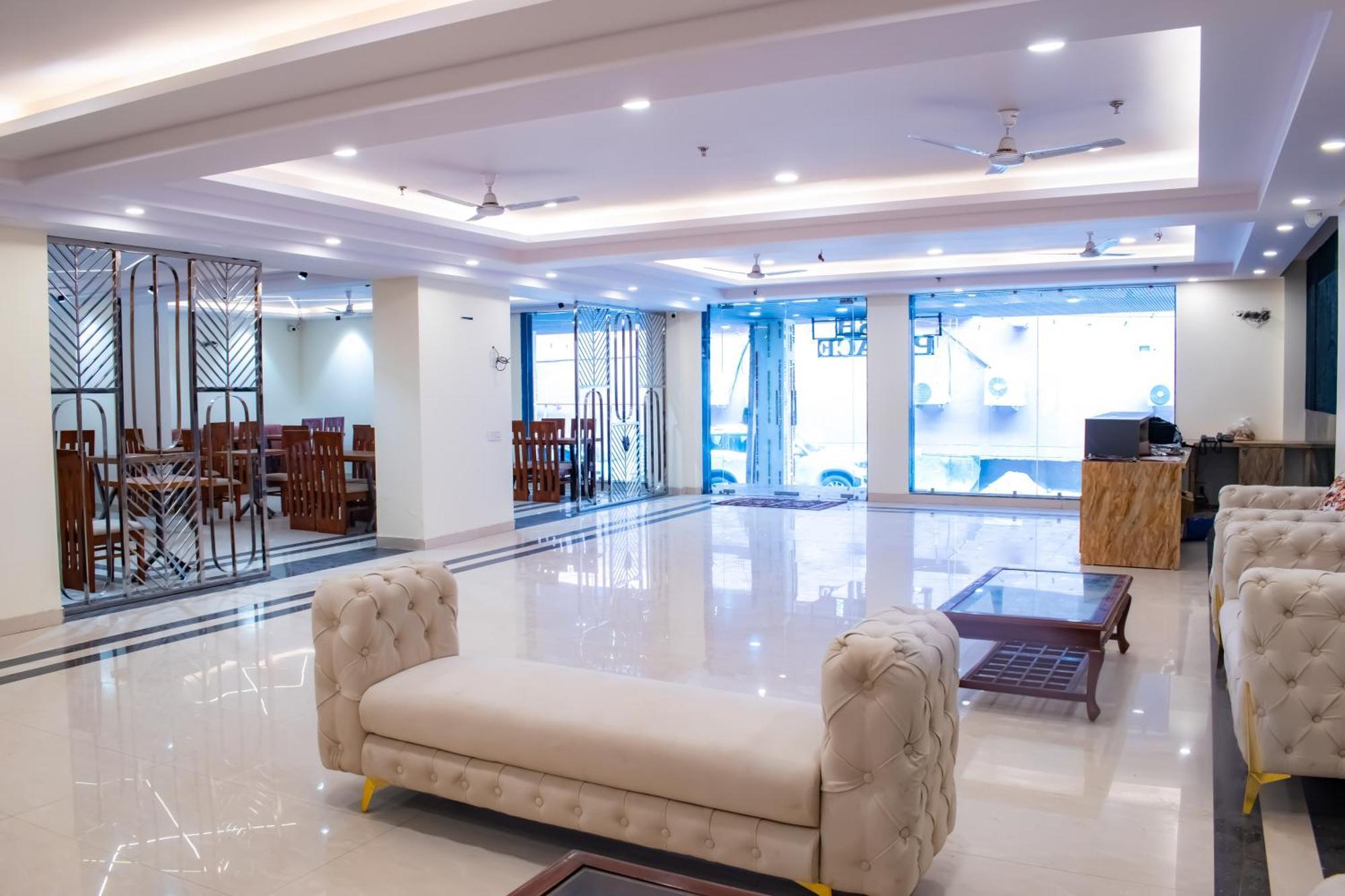 Hotel Yash Palace Nueva Delhi Exterior foto