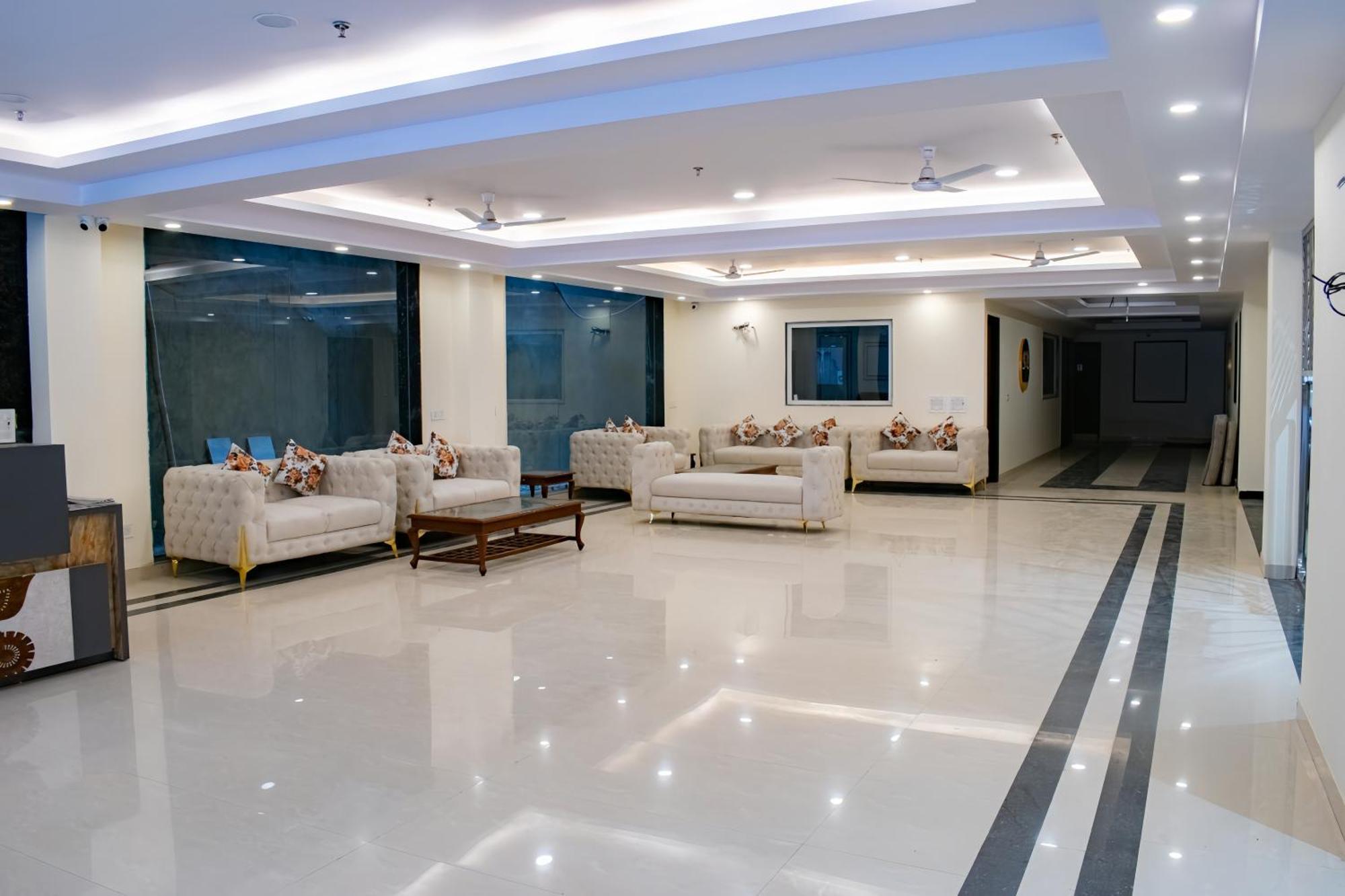 Hotel Yash Palace Nueva Delhi Exterior foto